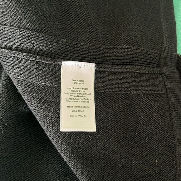 NWOT Talbots Women’s Black And Cream Poncho Size M/L - Picture 5 of 6